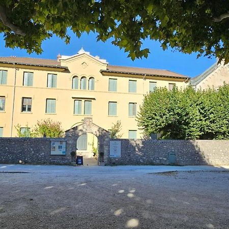Gite D'Etape Et De Groupe Du Clos Saint Roch Viviers Exterior foto